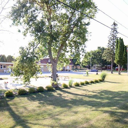 Walkerton Inn Motel エクステリア 写真