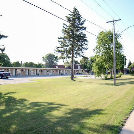 Walkerton Inn Motel エクステリア 写真