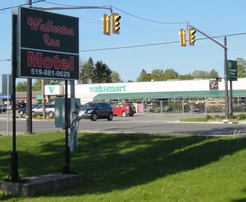 Walkerton Inn Motel エクステリア 写真