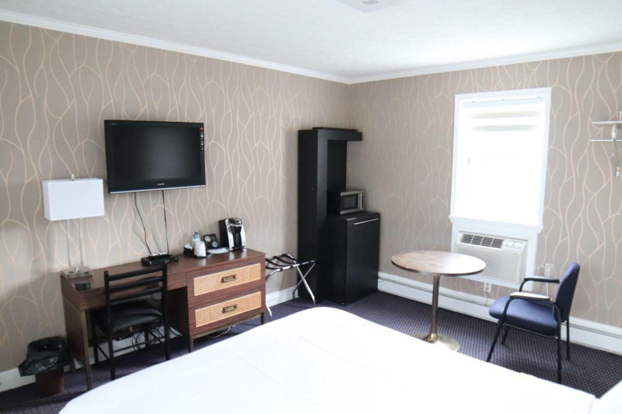 Walkerton Inn Motel エクステリア 写真