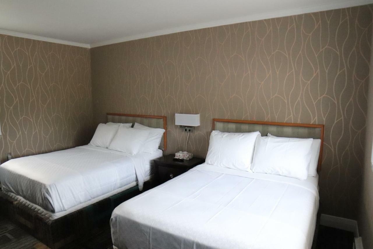Walkerton Inn Motel エクステリア 写真