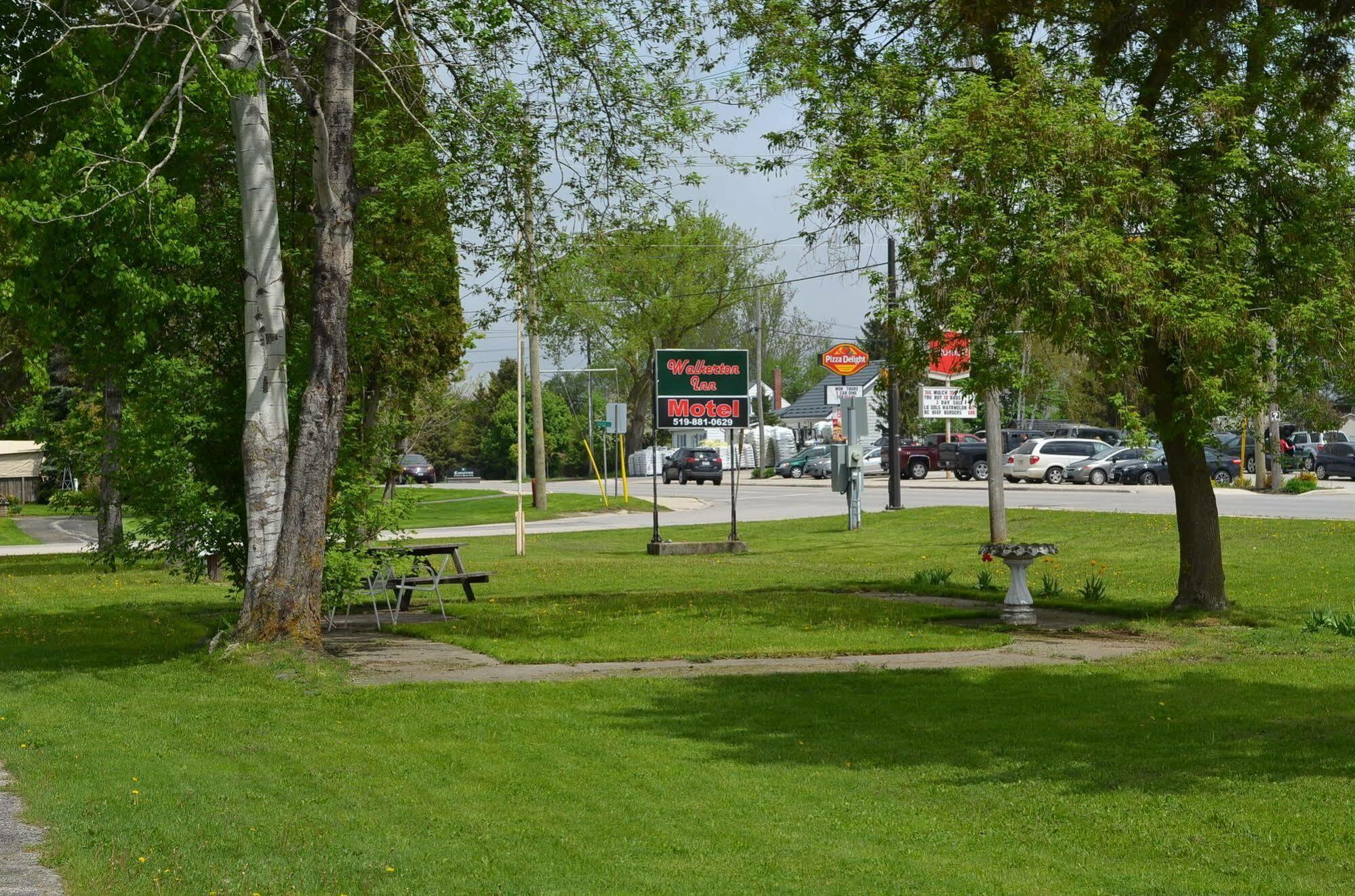 Walkerton Inn Motel エクステリア 写真